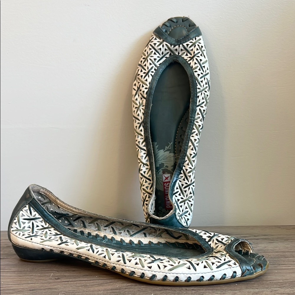 Pikolonos Women's White and Green Peep Toe Flats 9